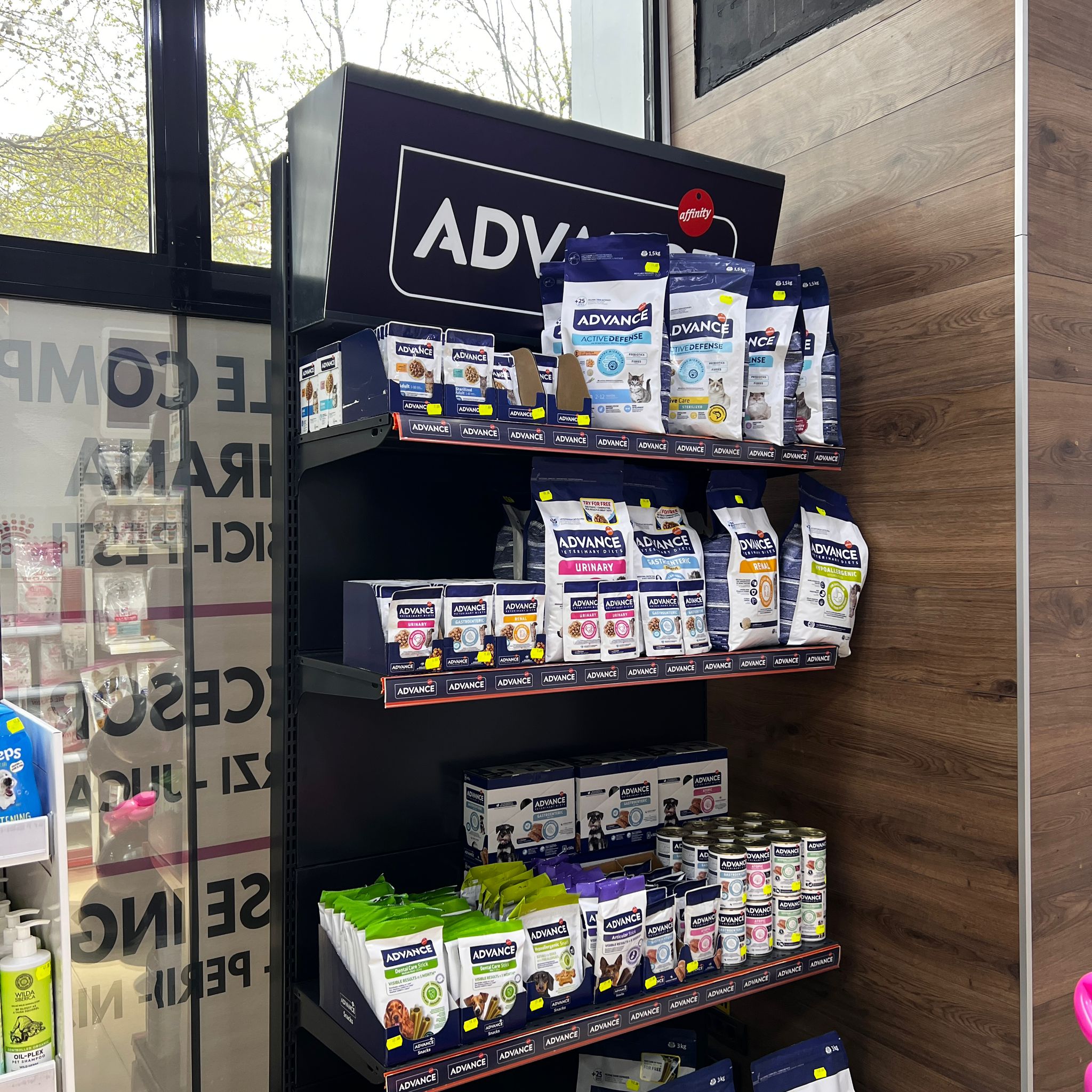 Raftul Advance — hrana premium